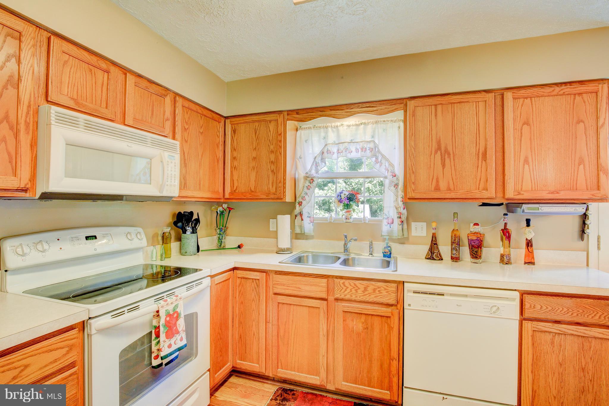 9080 Riverhill Road Laurel, MD 20723 - Photo 6 of 30 Kitchen