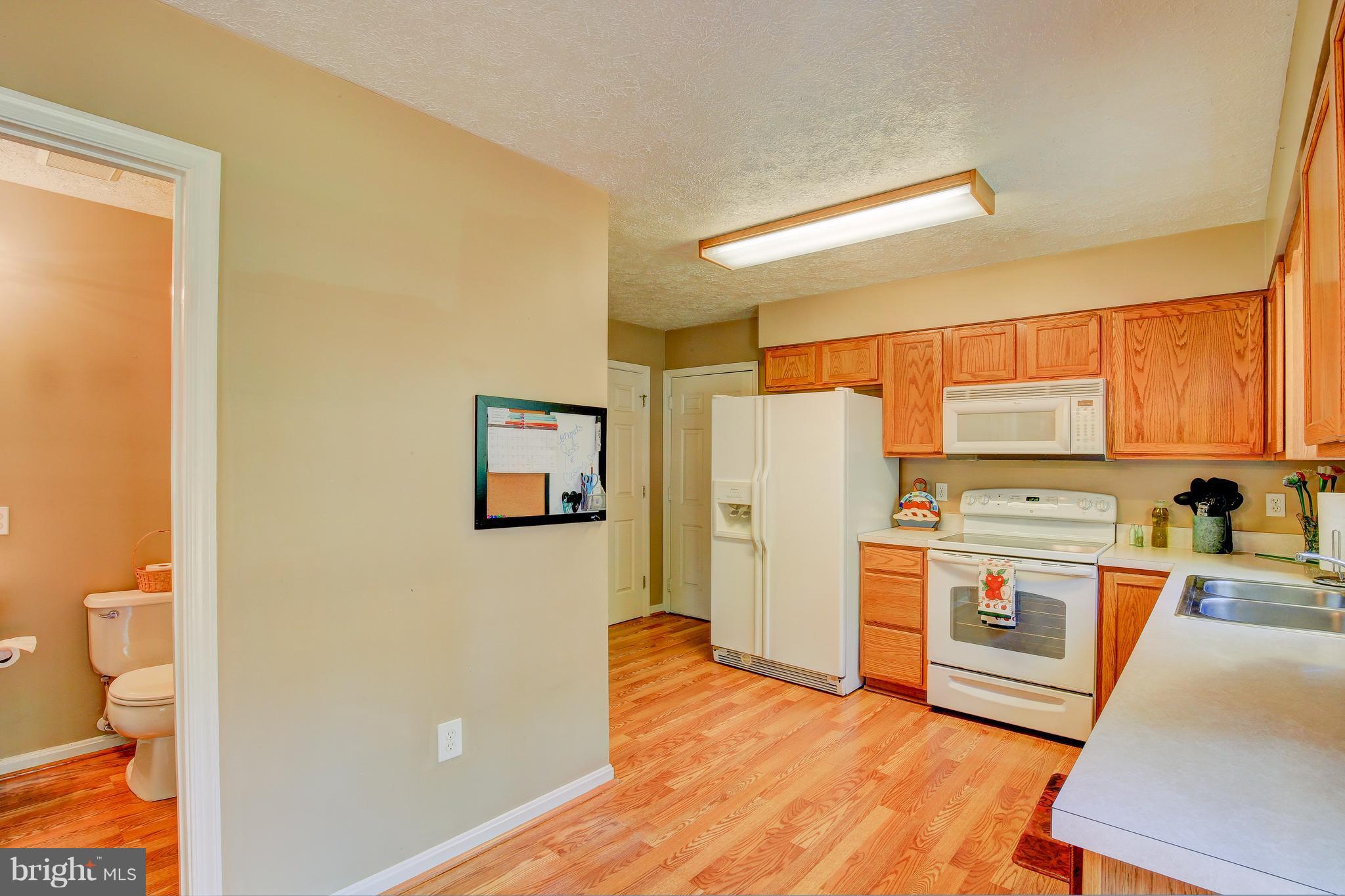 9080 Riverhill Road Laurel, MD 20723 - Photo 8 of 30 Kitchen
