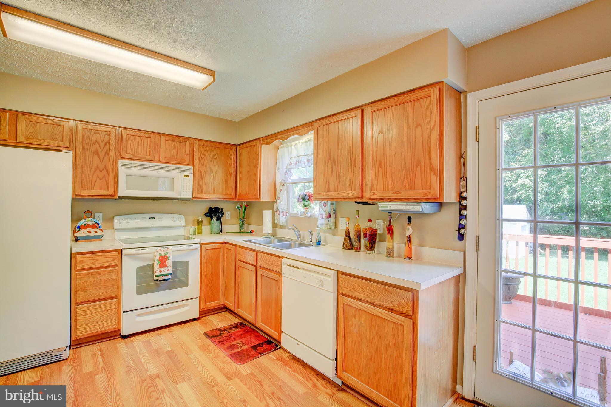 9080 Riverhill Road Laurel, MD 20723 - Photo 9 of 30 Kitchen