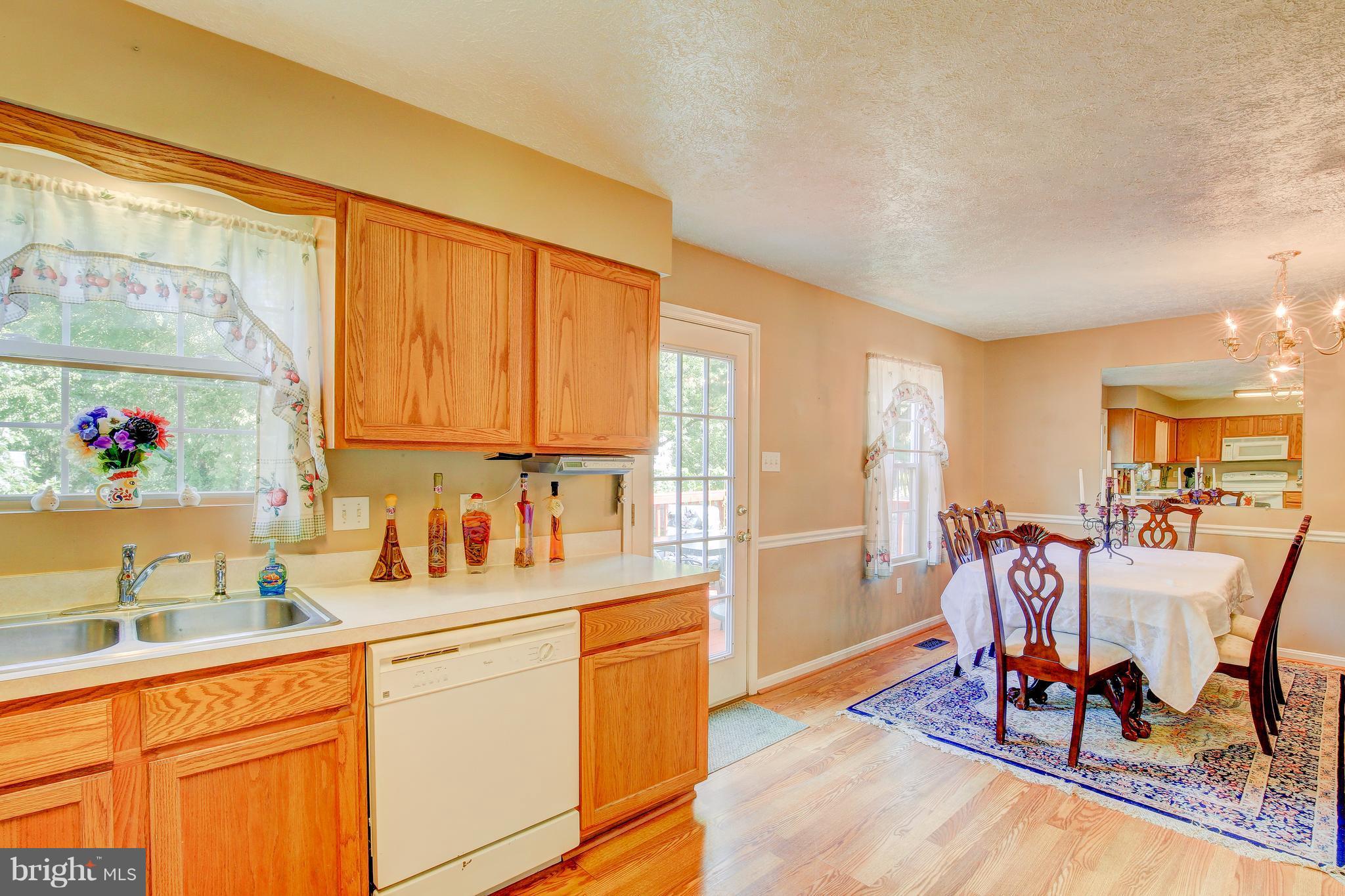 9080 Riverhill Road Laurel, MD 20723 - Photo 10 of 30 Kitchen
