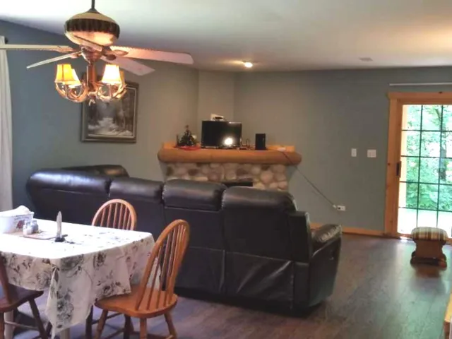 $1,895 | 2643 North Illinois Rt 178 Road, Unit Q1, Utica, IL 61373