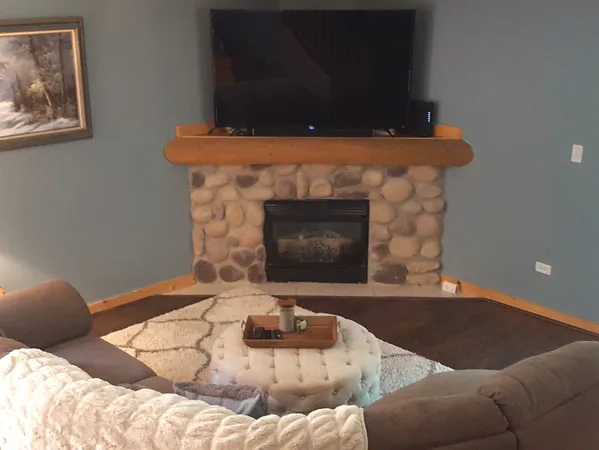 $2,250 | 2643 North Illinois Rt 178 Road, Unit Q1, Utica, IL 61373