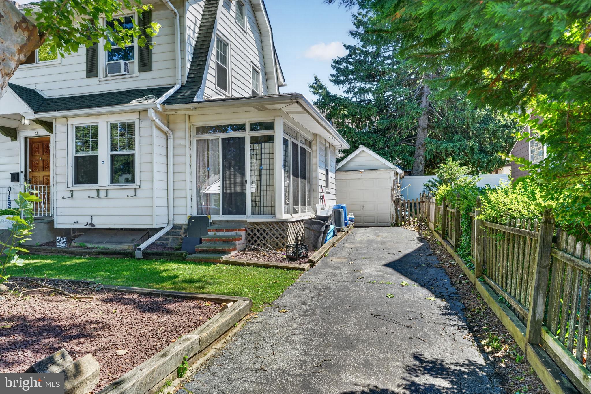 51 Windsor Avenue Upper Darby, PA 19082 - Photo 5 of 37 Driveway