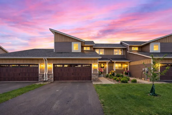 $425,000 | 605 Hideaway Lane, Woodbury, MN 55129
