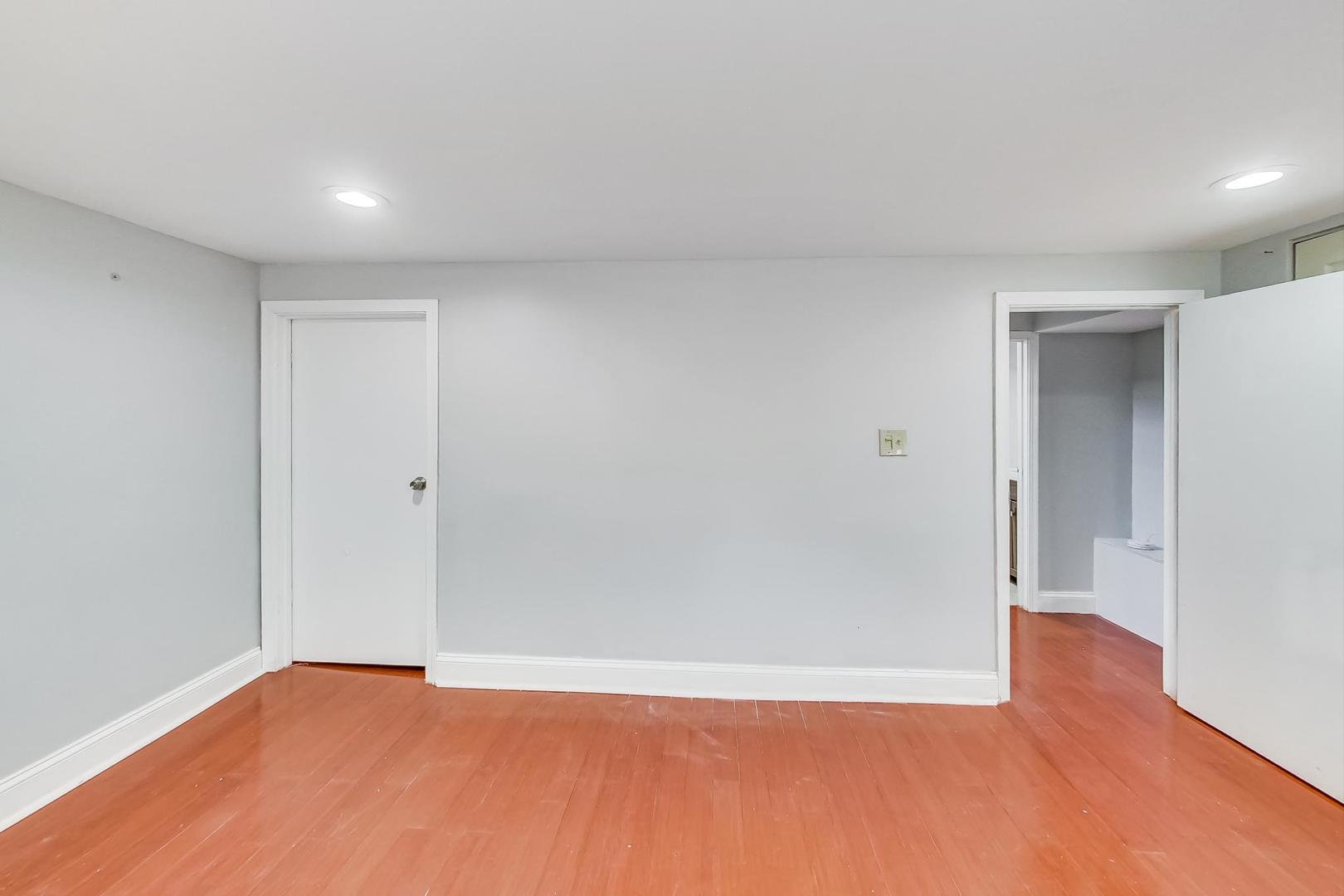 402 North Main Street Mount Prospect, IL 60056 - Photo 16 of 19 a view of an empty room