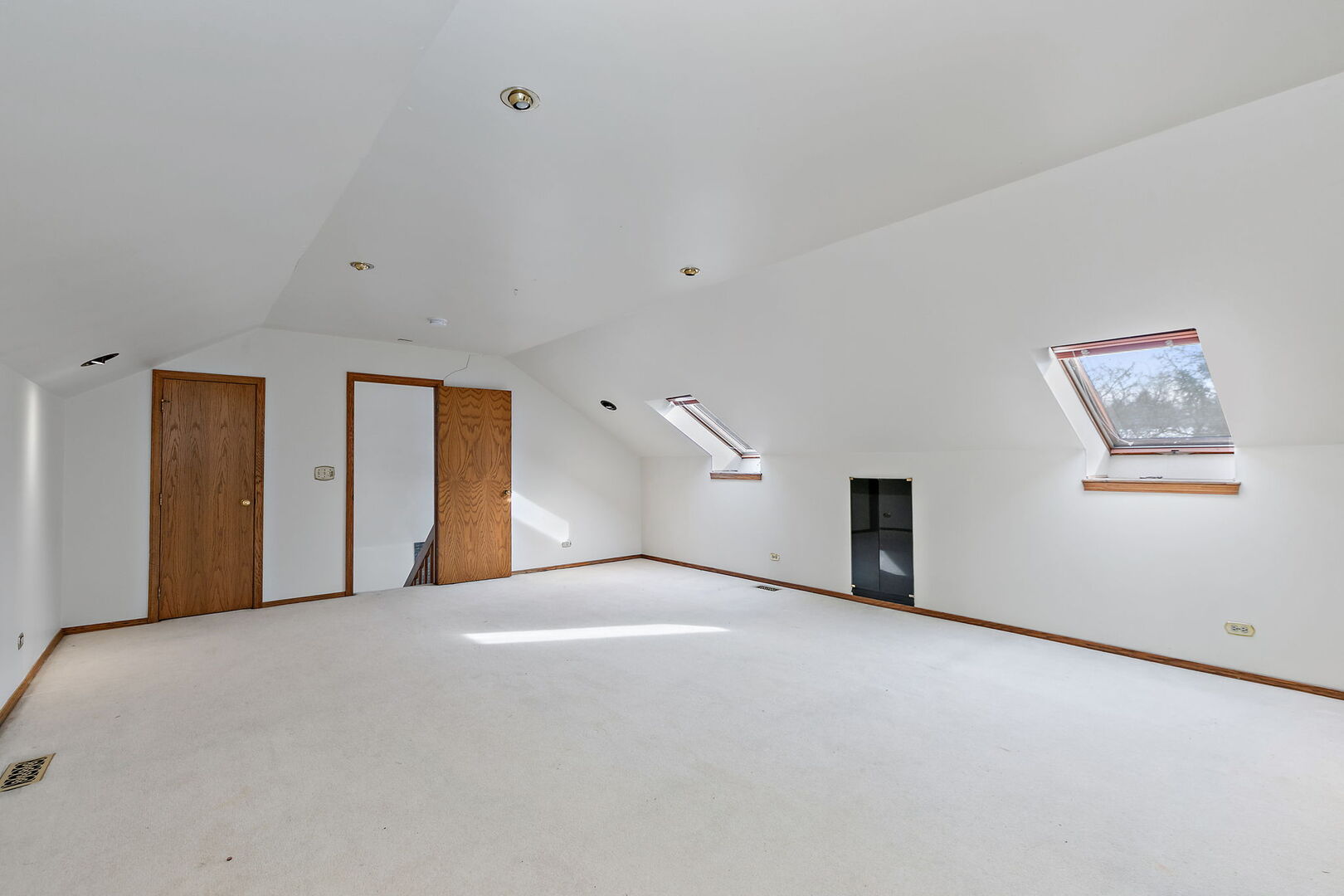 1874 Ranchview Drive Naperville, IL 60565 - Photo 16 of 21 a view of empty room