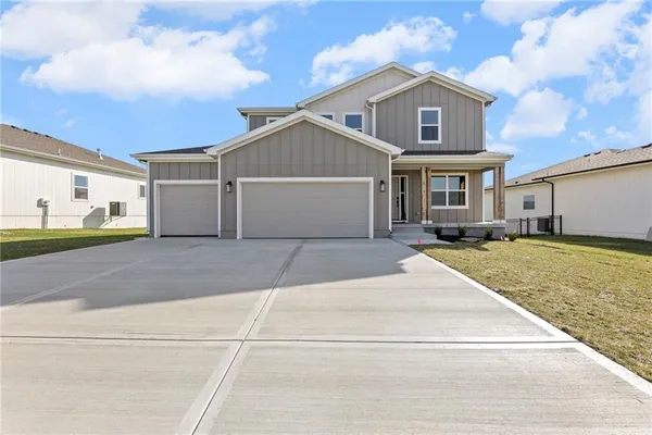 $594,950 | 18637 West 193rd Street, Spring Hill, KS 66083
