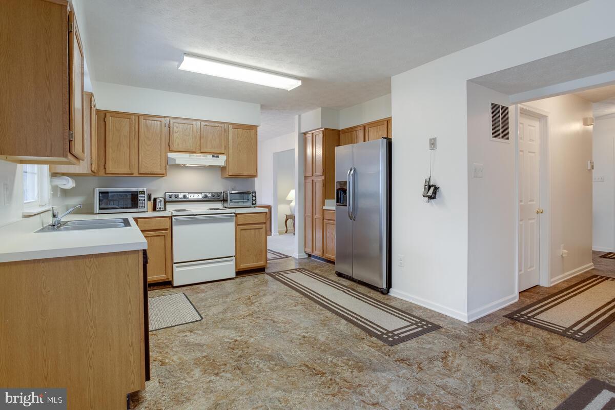407 North Hammonds Ferry Road Linthicum, MD 21090 - Photo 17 of 60 Eat in Kitchen