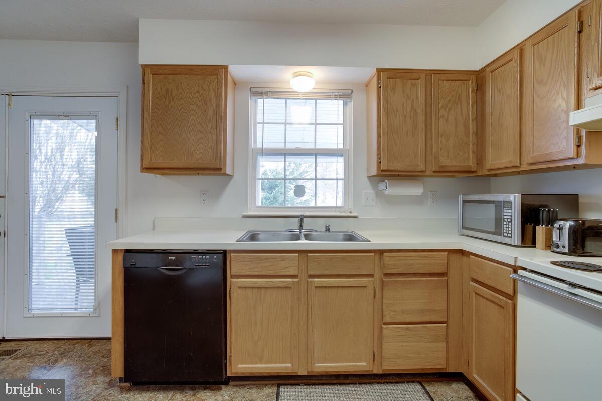407 North Hammonds Ferry Road Linthicum, MD 21090 - Photo 19 of 60