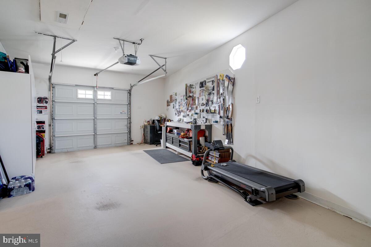 407 North Hammonds Ferry Road Linthicum, MD 21090 - Photo 5 of 60 garage