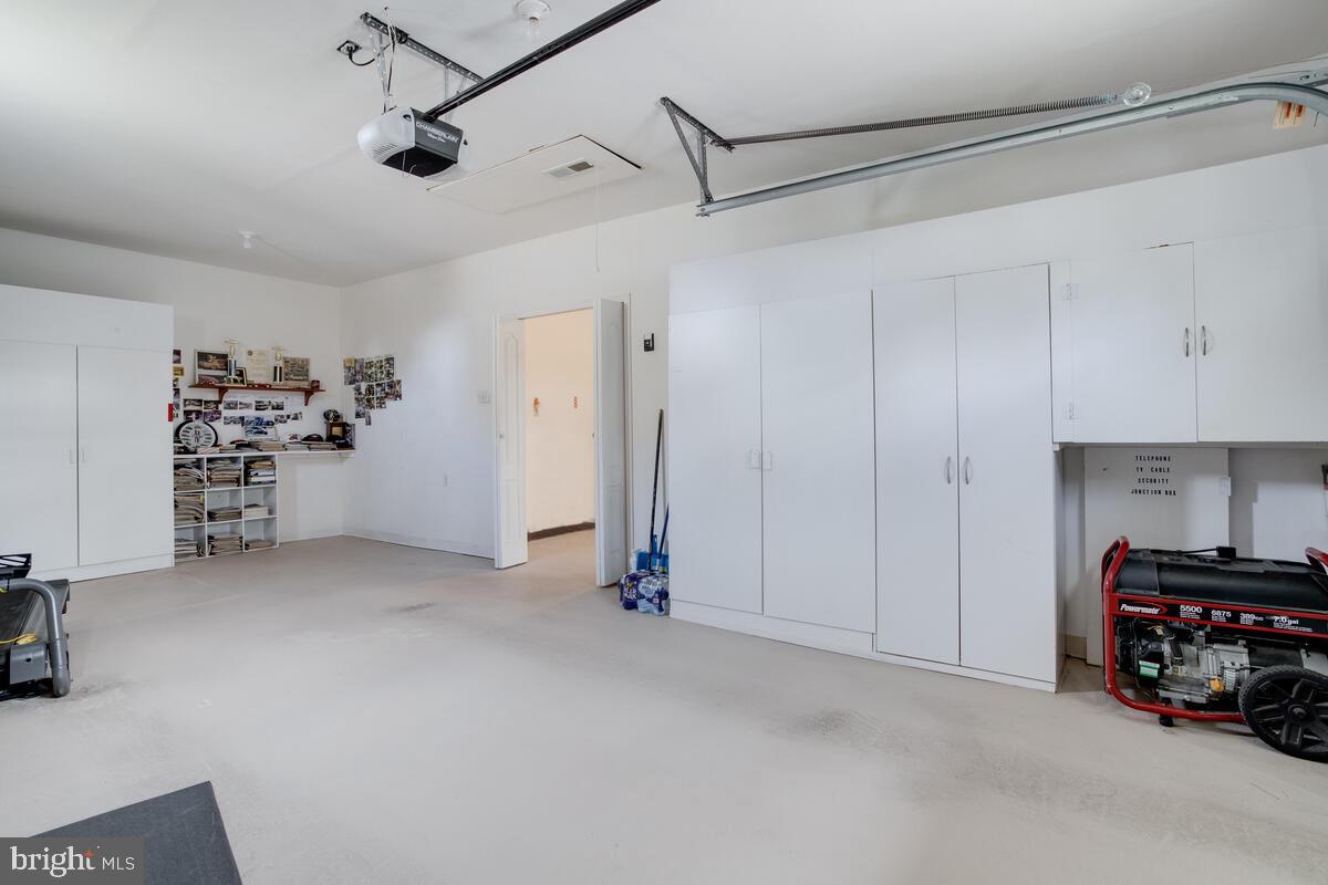 407 North Hammonds Ferry Road Linthicum, MD 21090 - Photo 6 of 60 garage