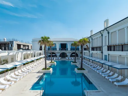 a view of a house with tree s