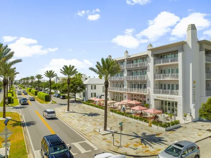 $3,395,000 | 27 Admiralty Row, Unit 305, Alys Beach, FL 32461