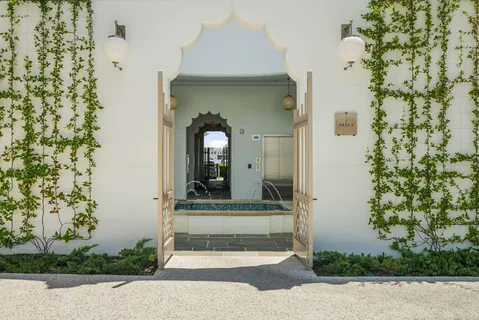 $3,395,000 | 27 Admiralty Row, Unit 305, Alys Beach, FL 32461