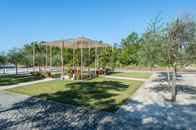 $3,395,000 | 27 Admiralty Row, Unit 305, Alys Beach, FL 32461