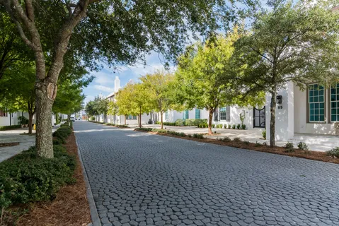 $3,395,000 | 27 Admiralty Row, Unit 305, Alys Beach, FL 32461