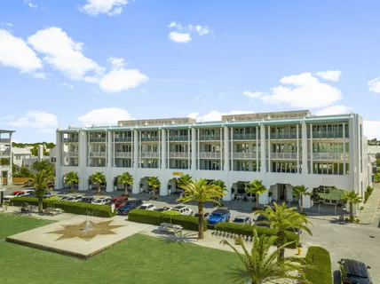 $3,395,000 | 27 Admiralty Row, Unit 305, Alys Beach, FL 32461
