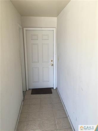 18 Georges Road New Brunswick, NJ 08901 - Photo 3 of 4 Gallery Image 3