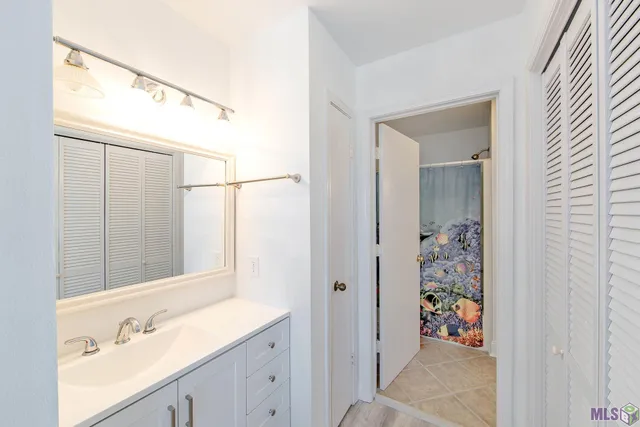 $235,000 | 411 Admiral Craik Drive, Unit 4, Grand Isle, LA 70358