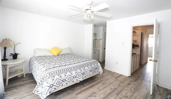 $235,000 | 411 Admiral Craik Drive, Unit 4, Grand Isle, LA 70358