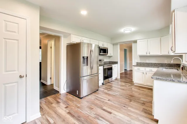 $385,900 | 7222 Brompton Court, Indianapolis, IN 46250