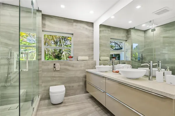 $9,850 | 667 Northeast 105th Street, Miami Shores, FL 33138