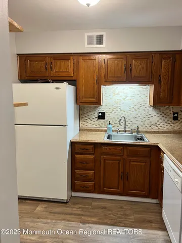 $2,400 | 604 Wellington Place, Aberdeen, NJ 07747