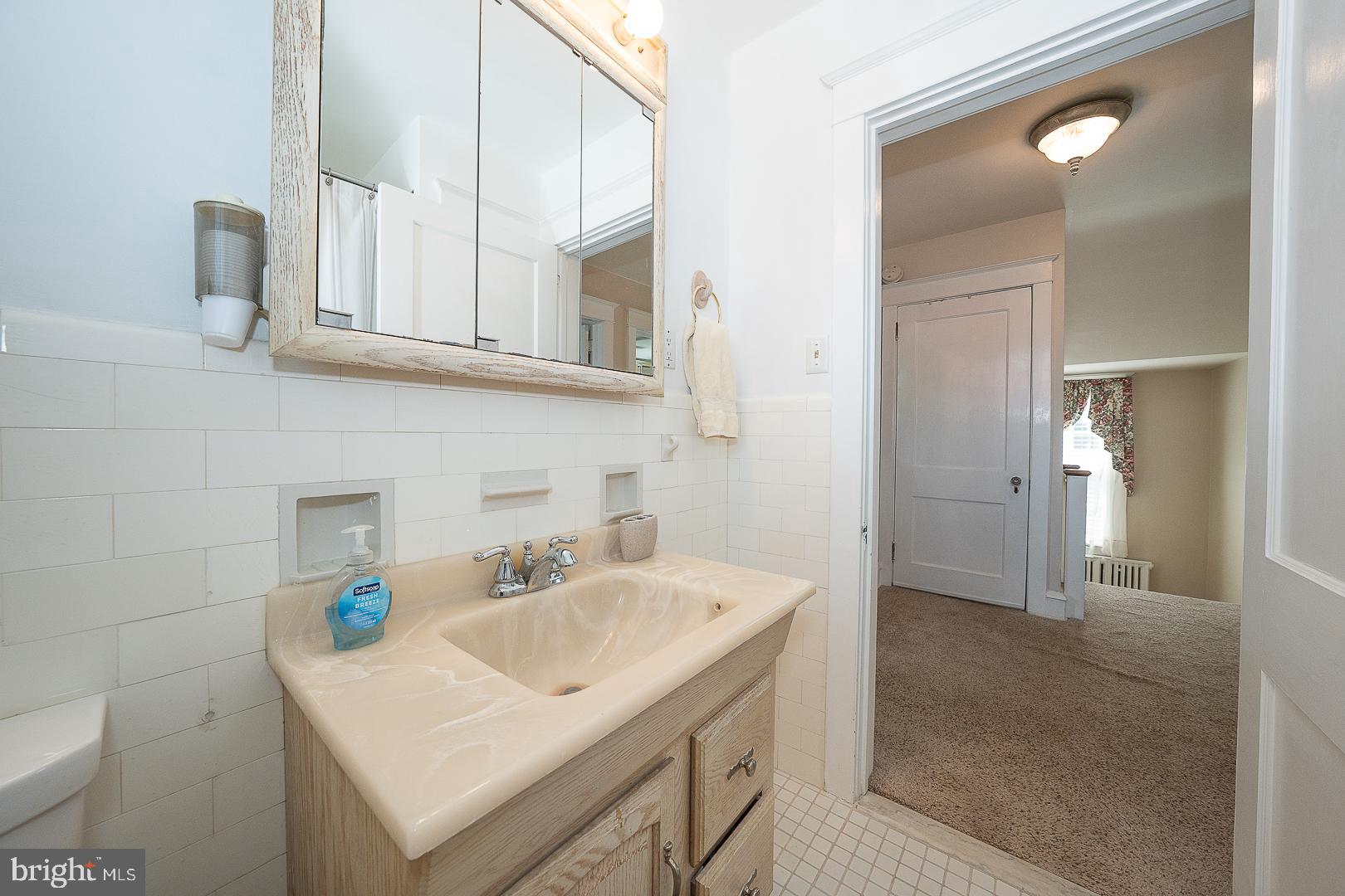 470 Gainsboro Road Drexel Hill, PA 19026 - Photo 43 of 60