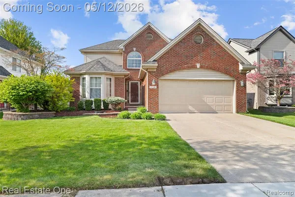 $399,900 | 15340 Oakleigh, Southgate, MI 48195