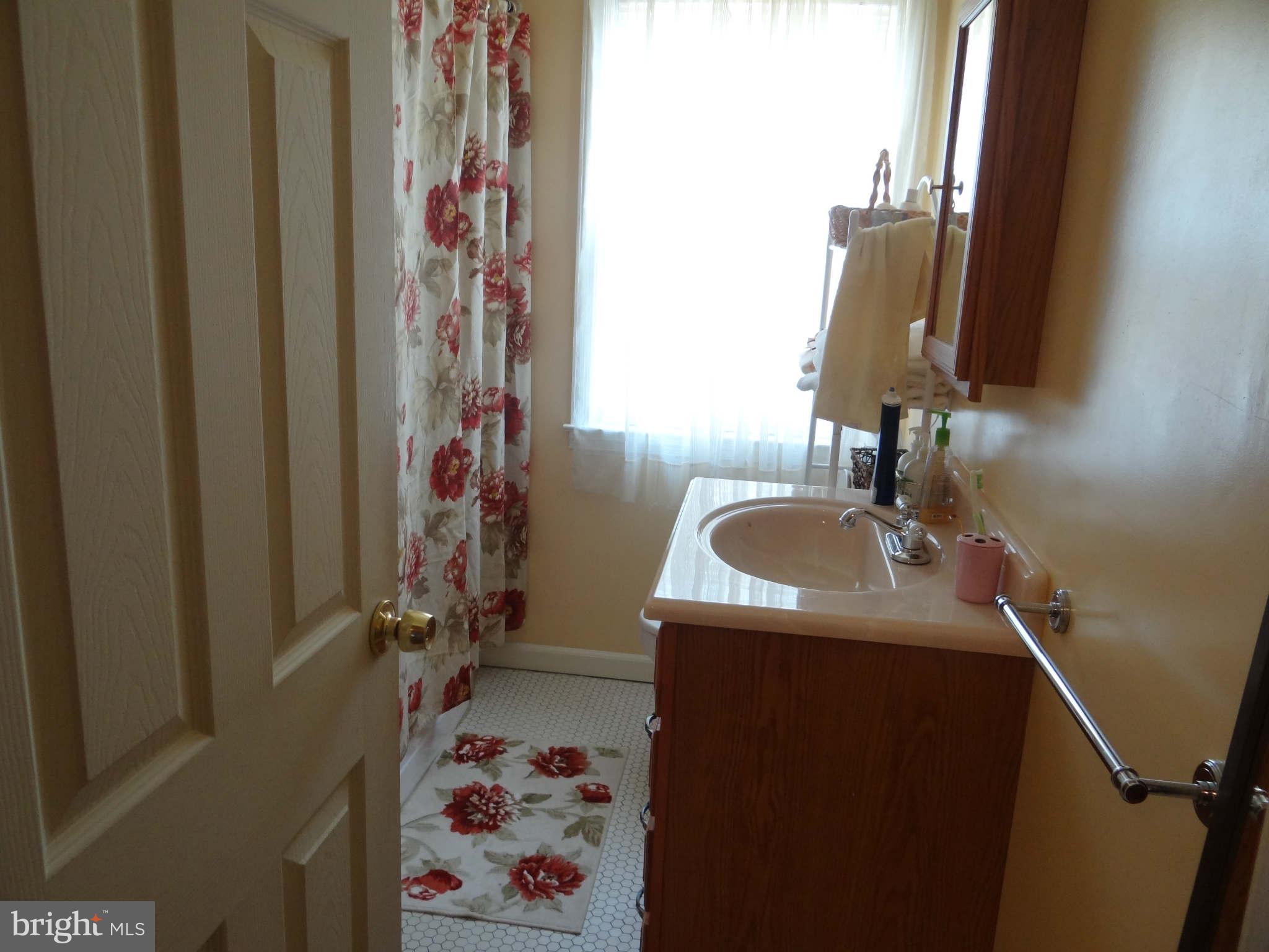 1287 Cedarcroft Road Baltimore, MD 21239 - Photo 11 of 21 Bathroom - upstairs
