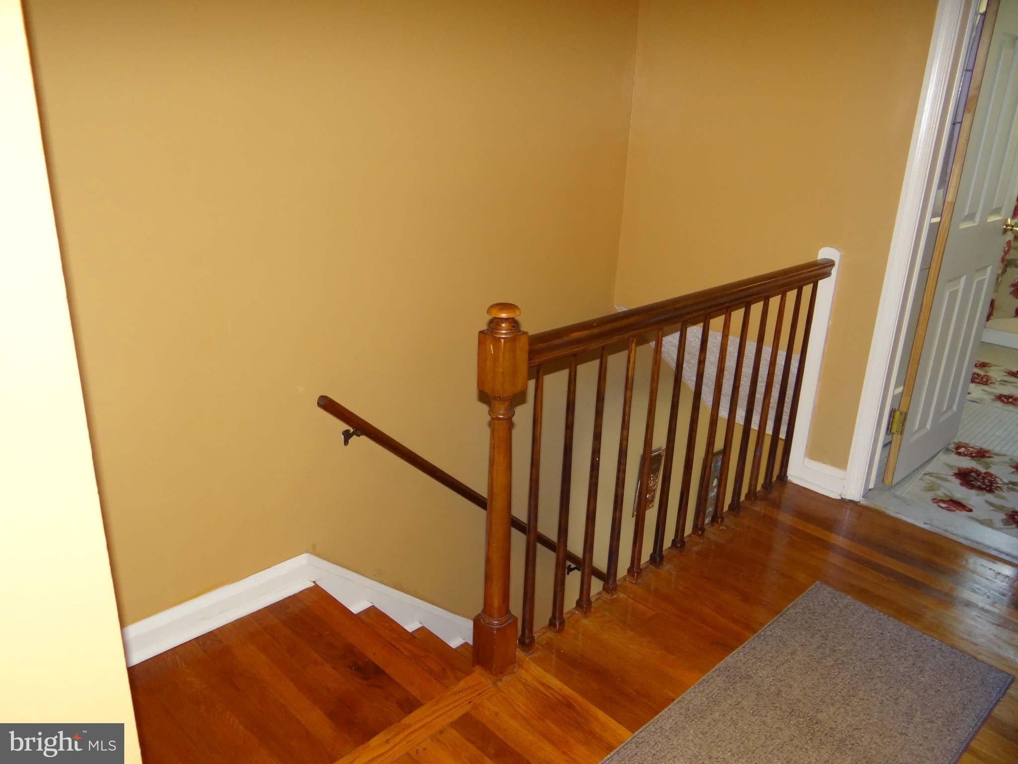 1287 Cedarcroft Road Baltimore, MD 21239 - Photo 10 of 21 Upstairs hallway