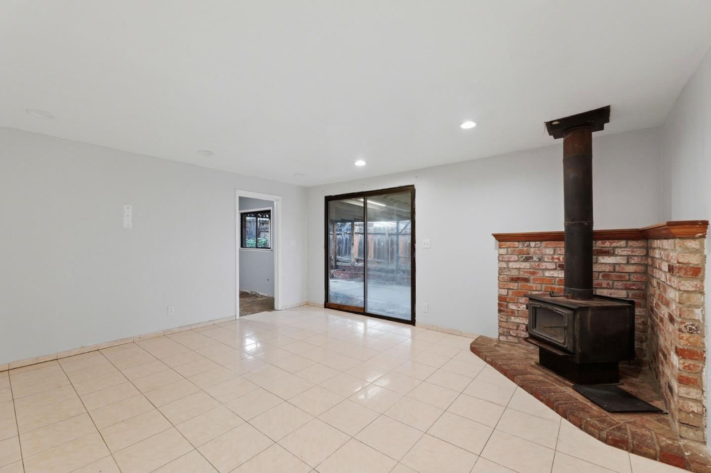 479 Dixon Road Milpitas, CA 95035 - Photo 6 of 36