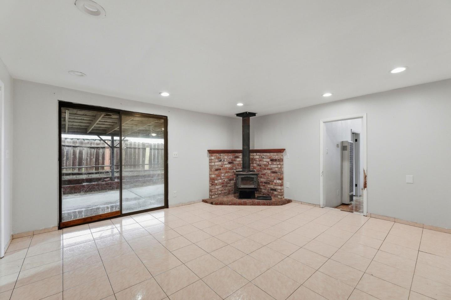 479 Dixon Road Milpitas, CA 95035 - Photo 7 of 36