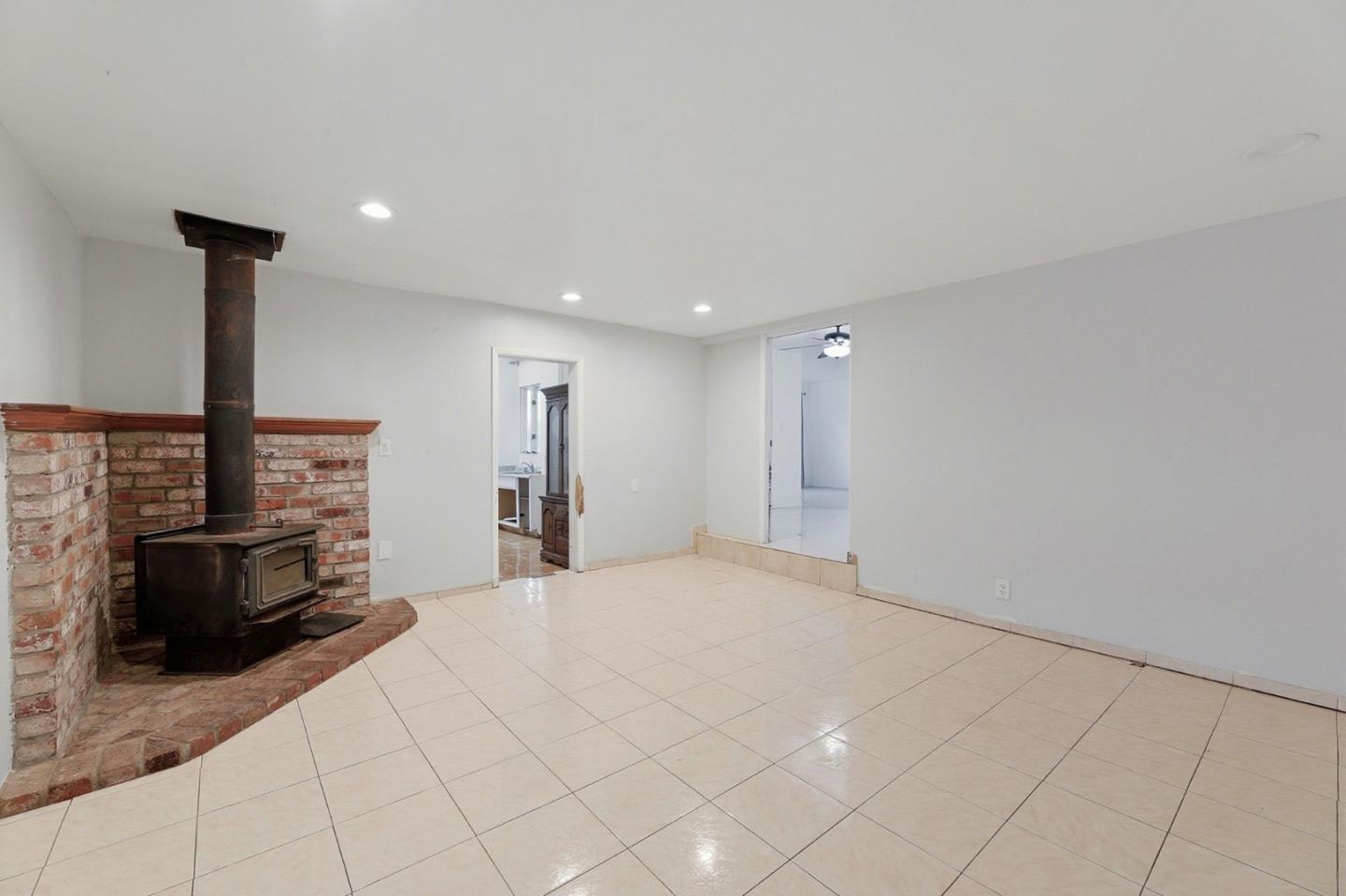 479 Dixon Road Milpitas, CA 95035 - Photo 8 of 36