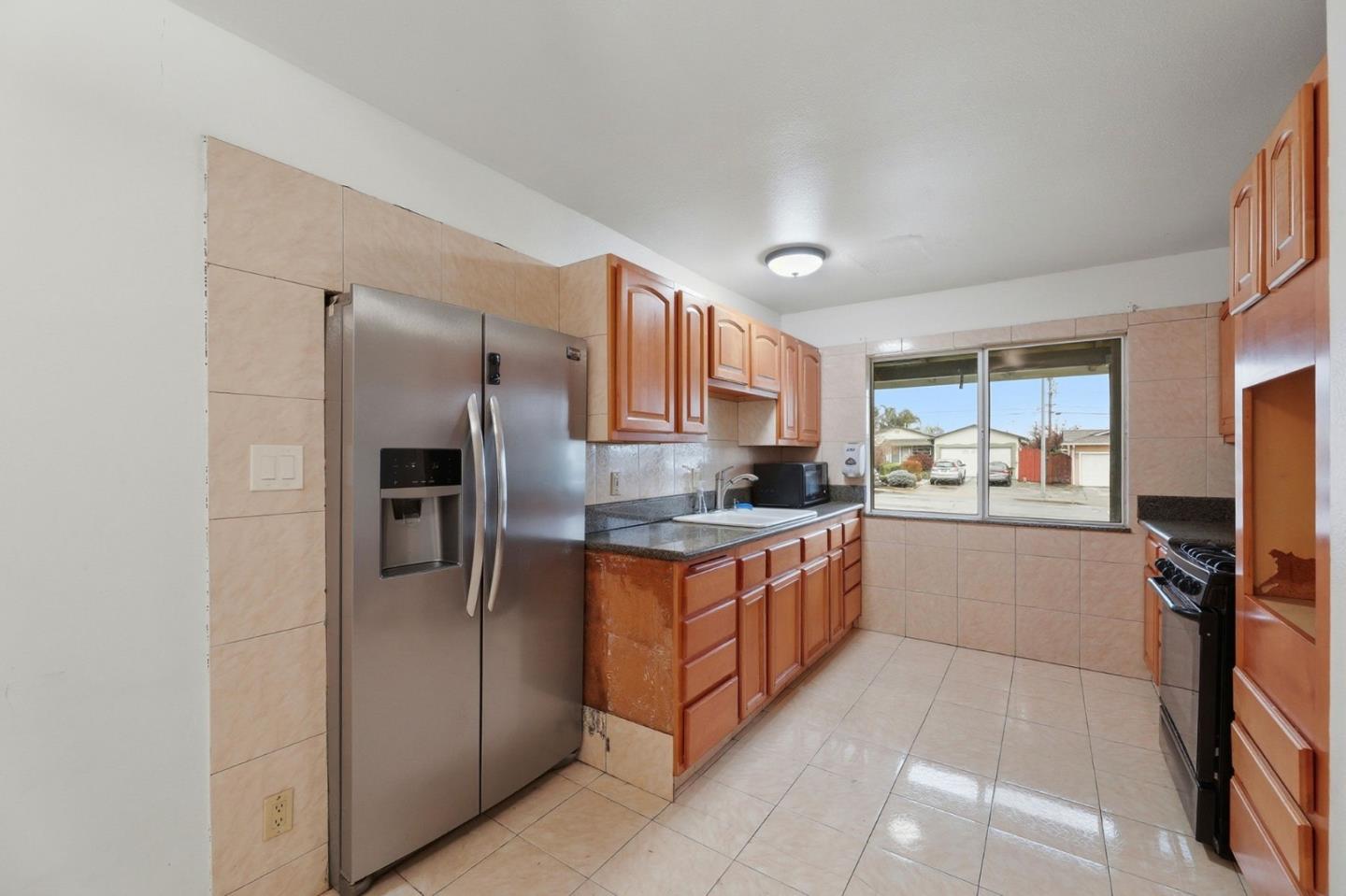 479 Dixon Road Milpitas, CA 95035 - Photo 9 of 36