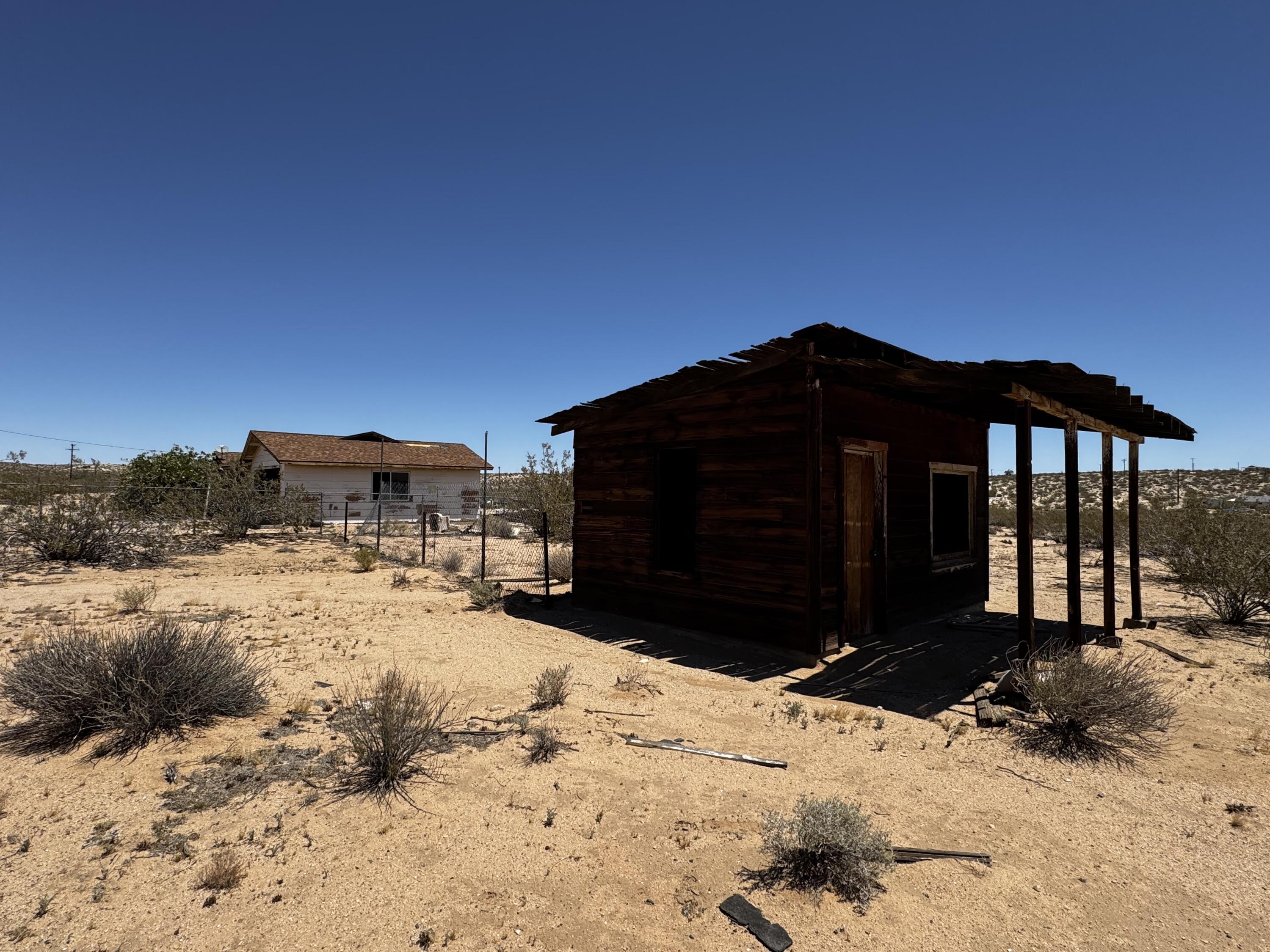 757 Mt Nebo Road Joshua Tree, CA 92252 - Photo 17 of 17 a view of a covered with snow in the yard