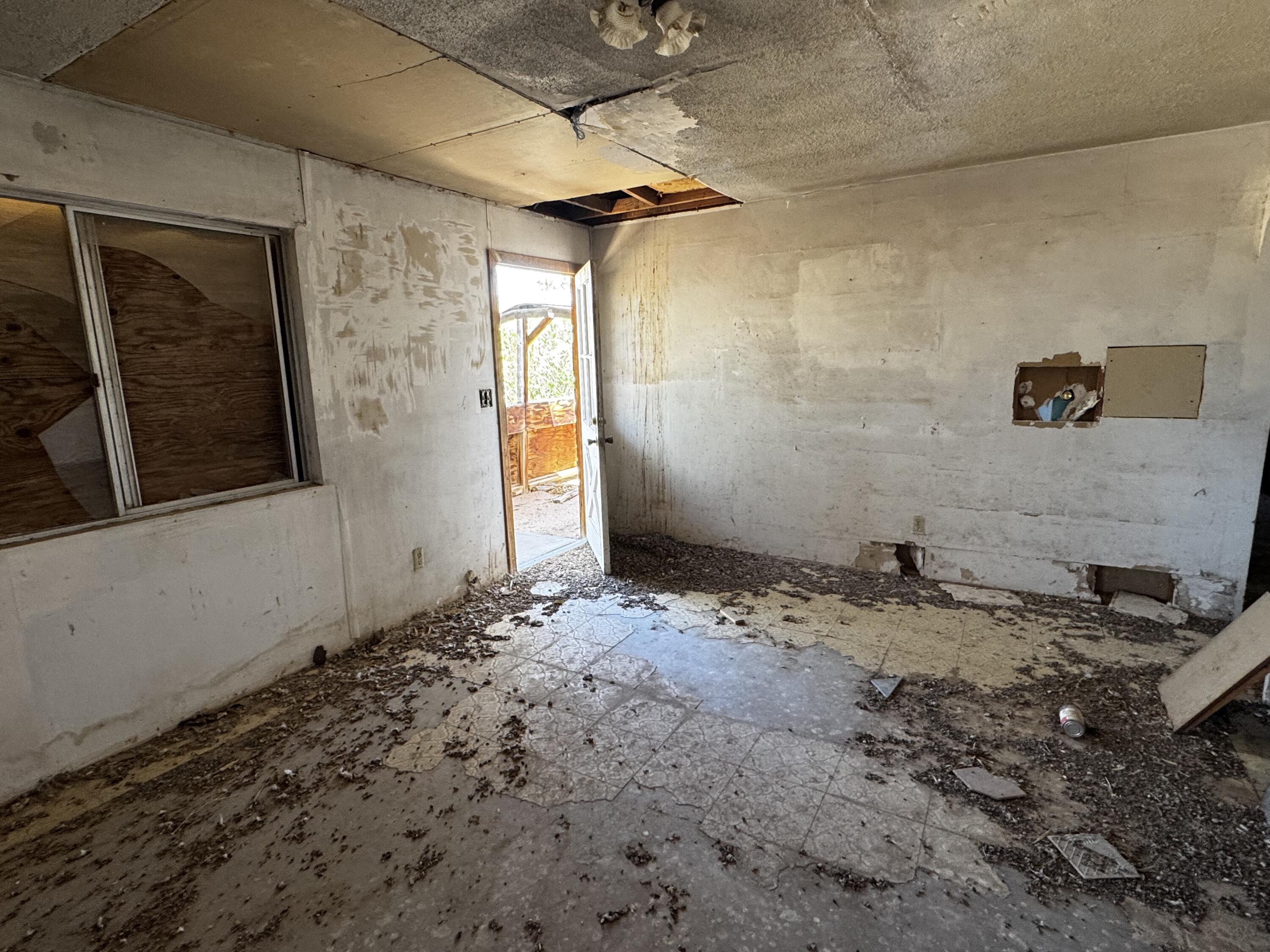 757 Mt Nebo Road Joshua Tree, CA 92252 - Photo 8 of 17 a view of a garage