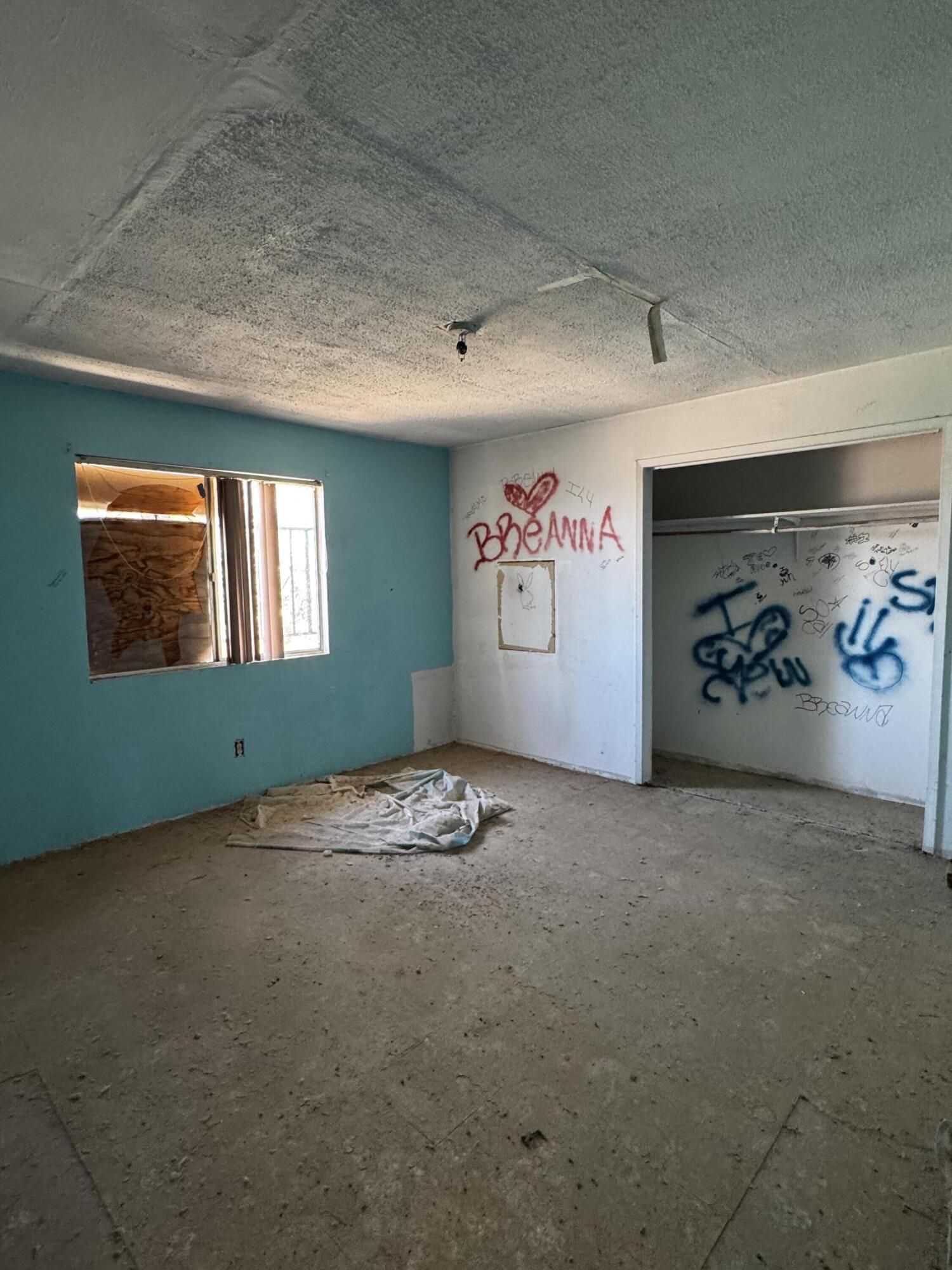 757 Mt Nebo Road Joshua Tree, CA 92252 - Photo 10 of 17 a view of an empty room