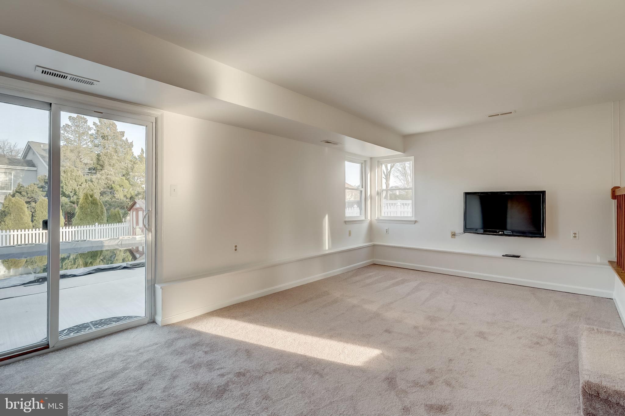 4408 Fieldgreen Road Baltimore, MD 21236 - Photo 13 of 31