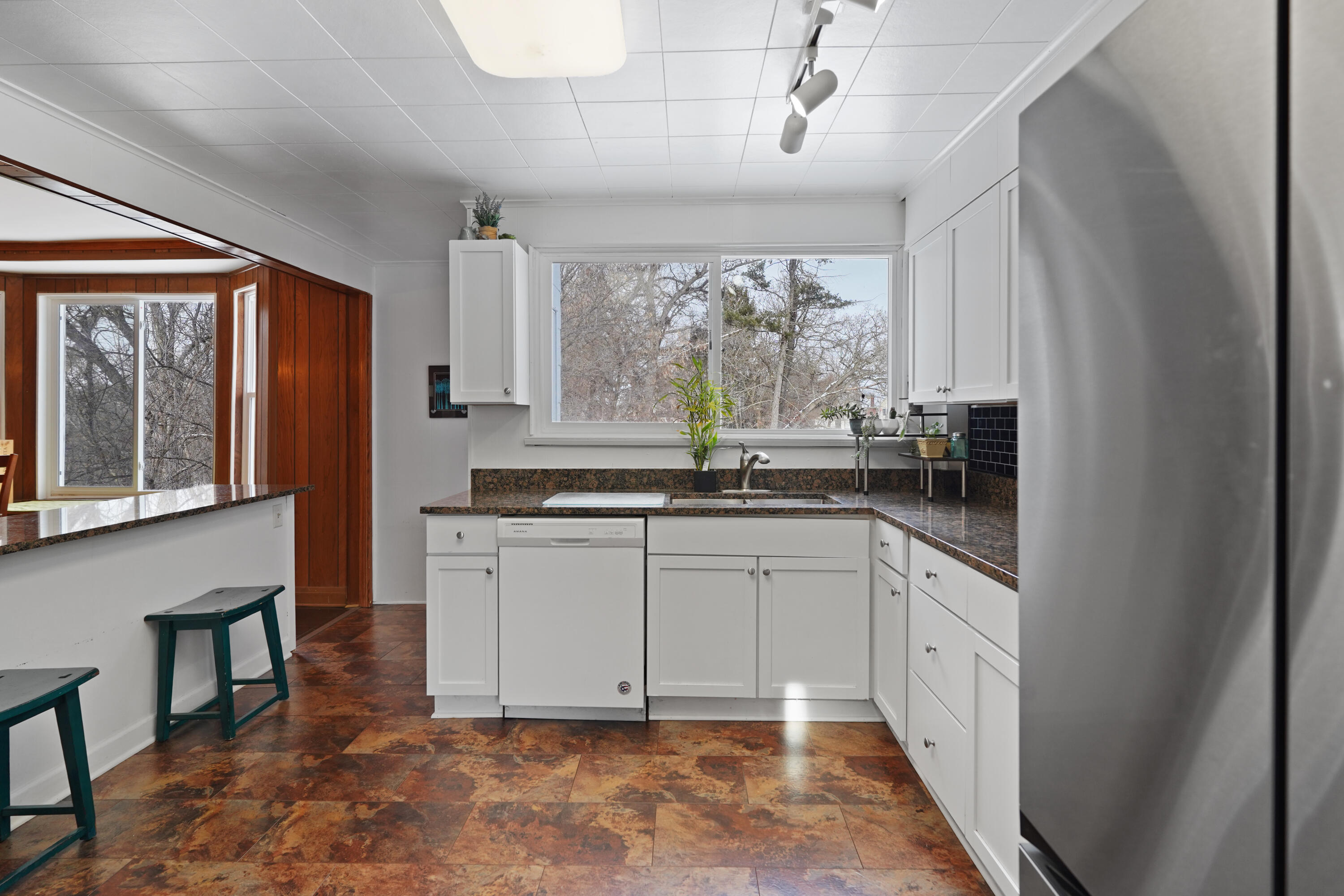 W198 Tombeau Boulevard Bloomfield, WI 53128 - Photo 13 of 50 Kitchen