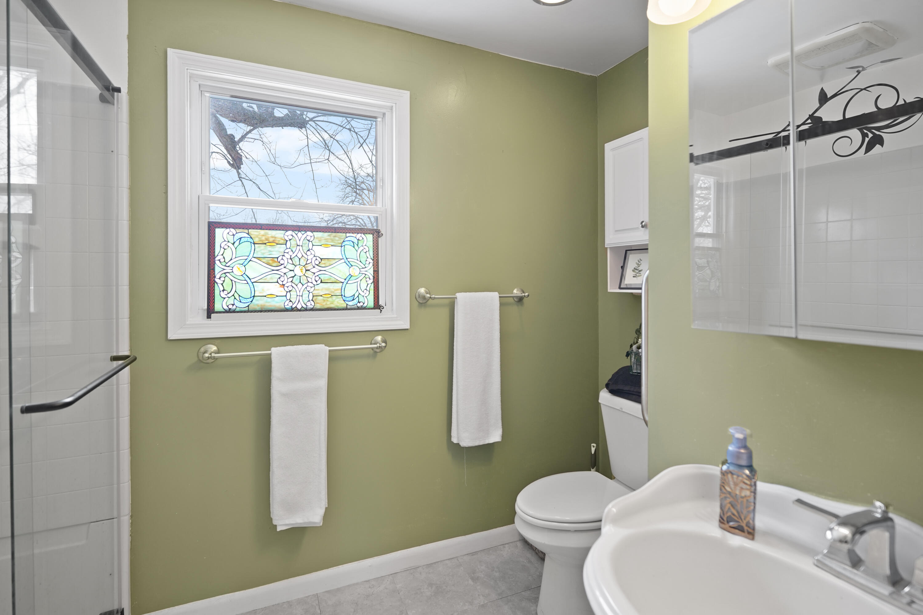 W198 Tombeau Boulevard Bloomfield, WI 53128 - Photo 25 of 50 Main Floor Full Bath