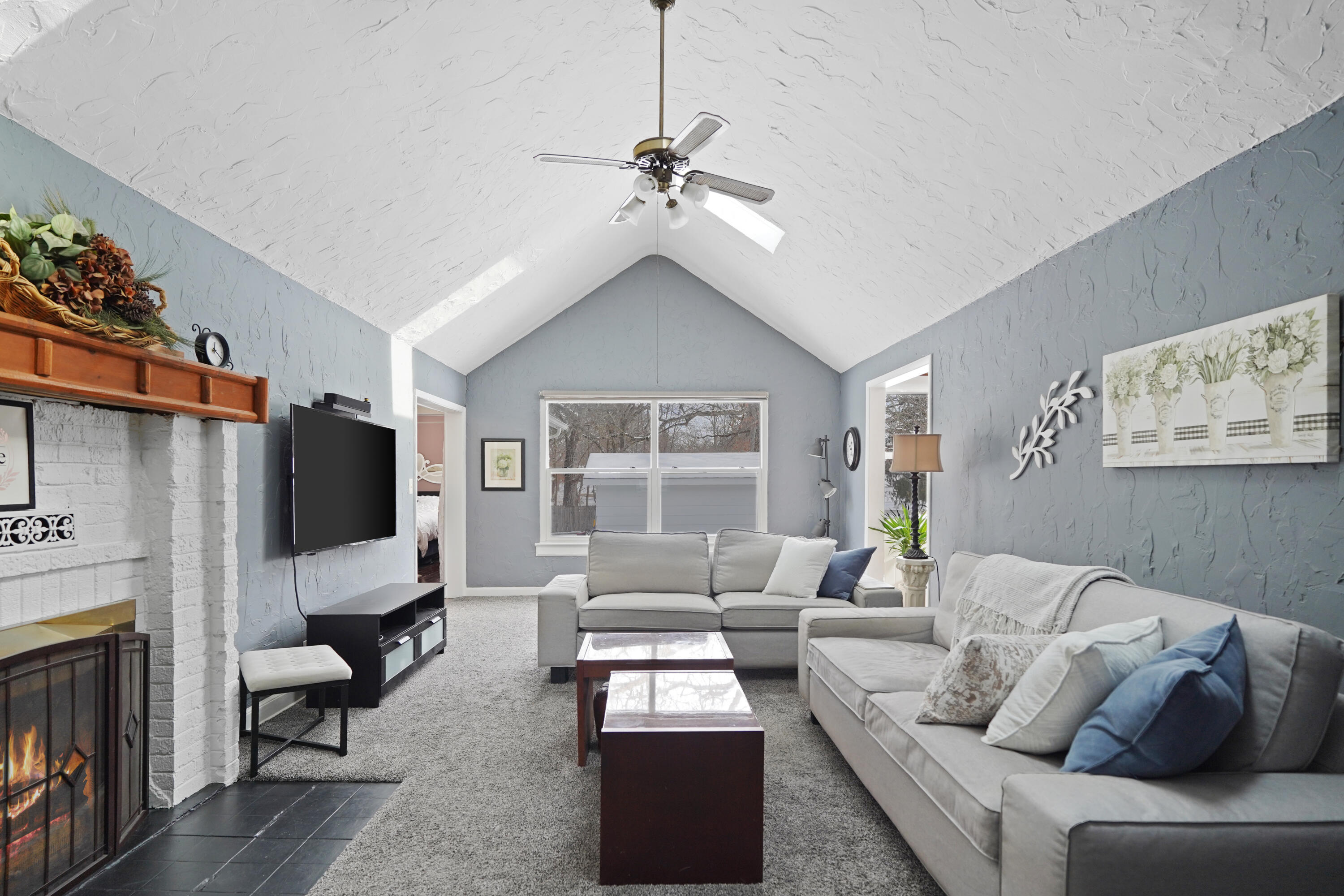 W198 Tombeau Boulevard Bloomfield, WI 53128 - Photo 3 of 50 Great Room