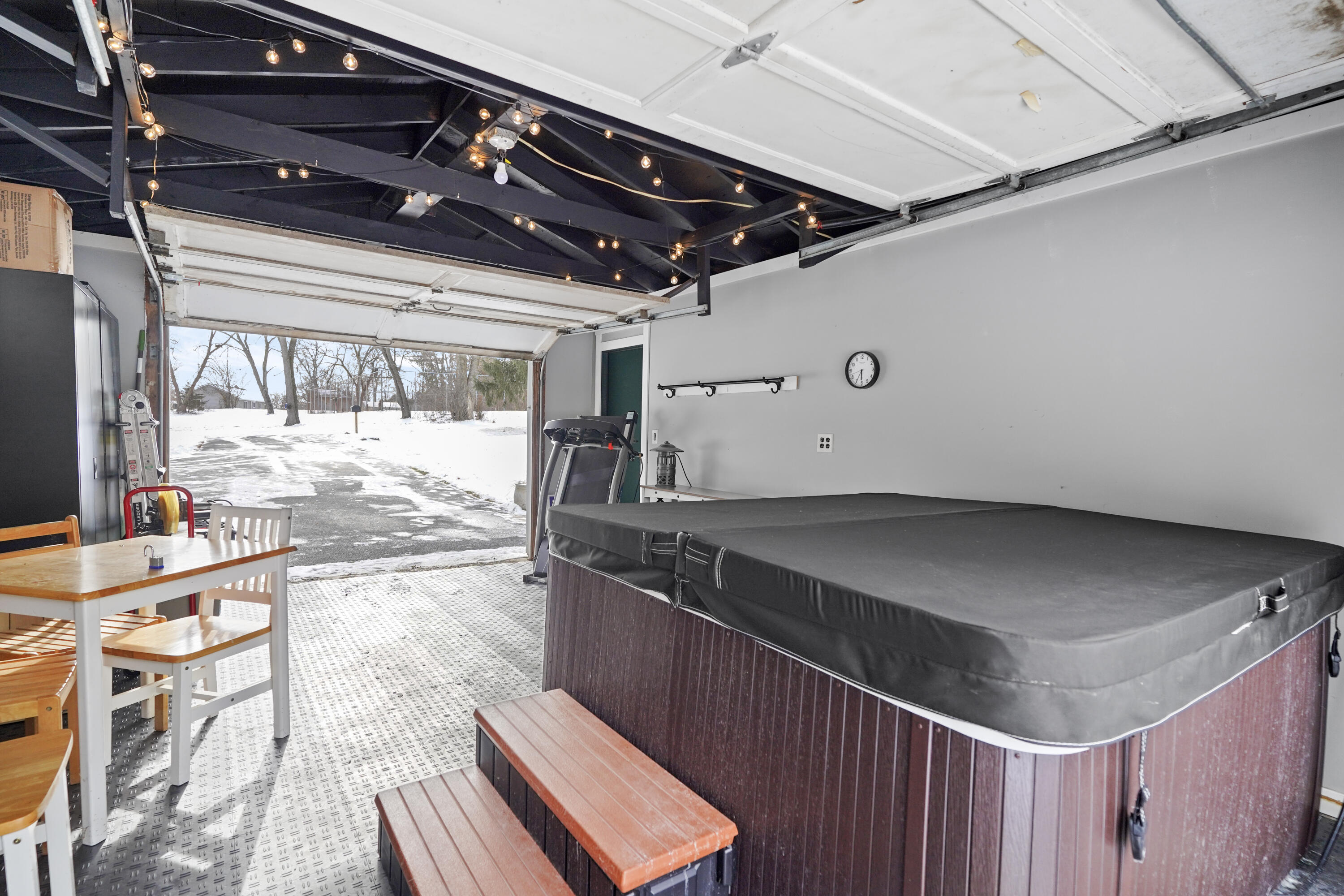 W198 Tombeau Boulevard Bloomfield, WI 53128 - Photo 40 of 50 1 Car garage/Spa