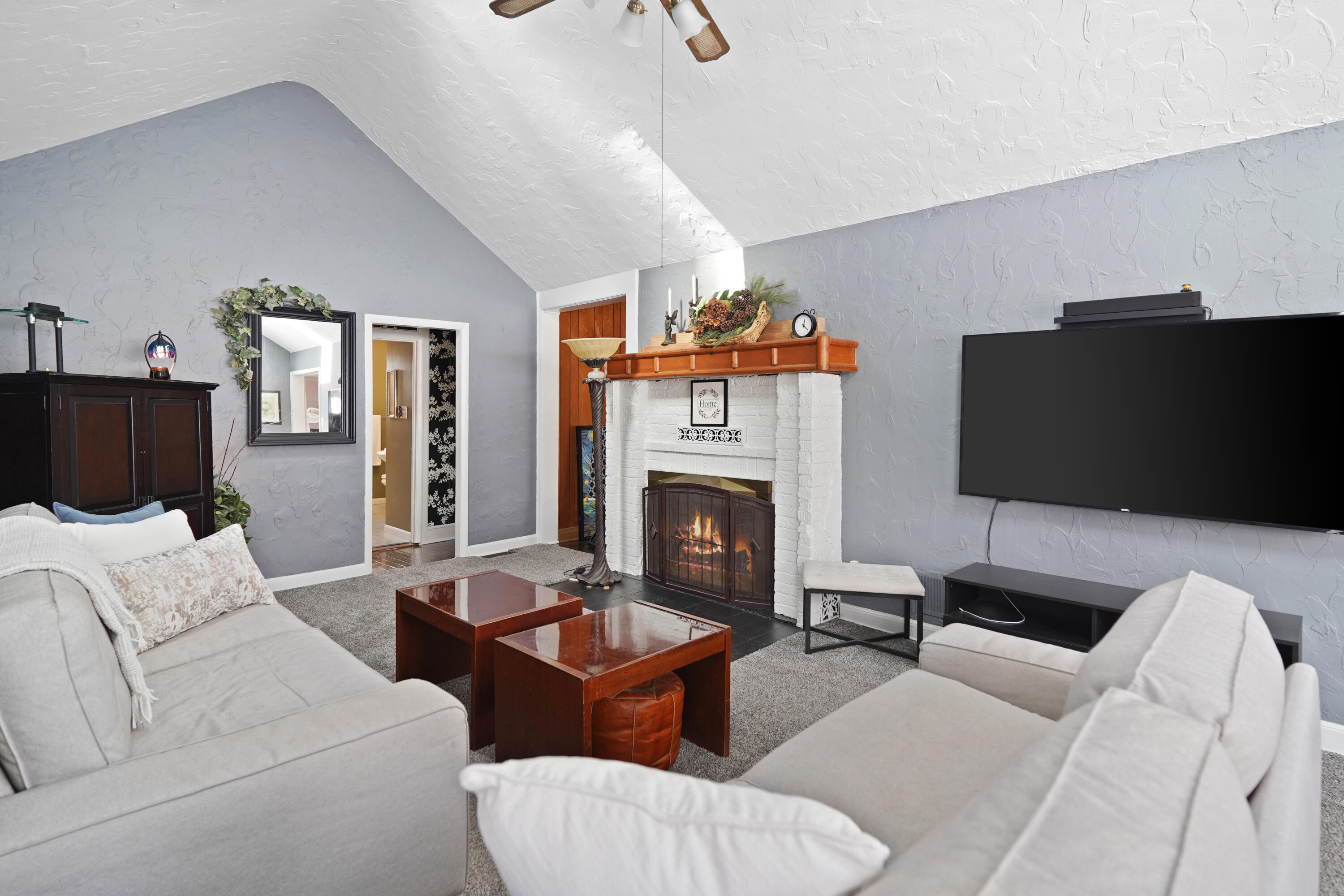 W198 Tombeau Boulevard Bloomfield, WI 53128 - Photo 6 of 50 Great Room