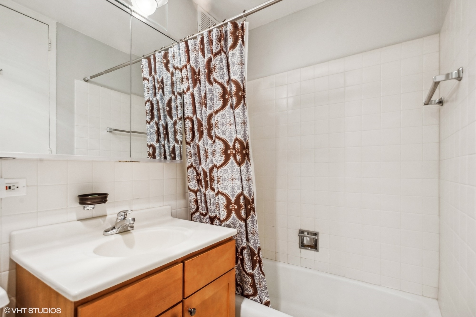 655 West Irving Park Road, Unit 5101 Chicago, IL 60613 - Photo 13 of 27 Gallery Image 13