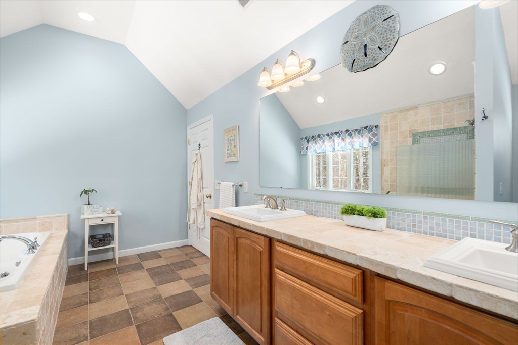 19 Preserve Way Sturbridge, MA 01566 - Photo 29 of 38