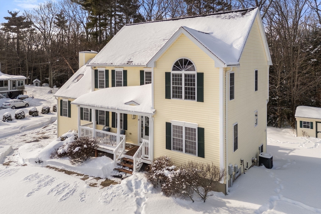 19 Preserve Way Sturbridge, MA 01566 - Photo 4 of 38