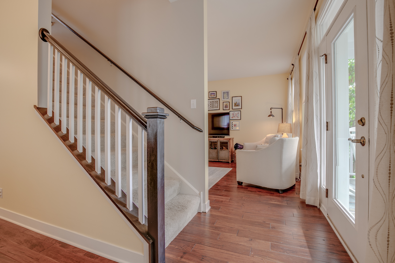 1044 Harris Road Grayslake, IL 60030 - Photo 3 of 46