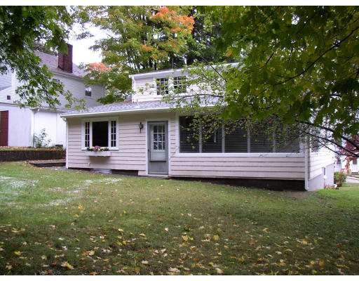 22 Caulfield Road Woburn, MA 01801 - Photo 3 of 13 Gallery Image 3