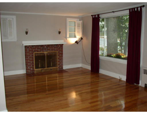 22 Caulfield Road Woburn, MA 01801 - Photo 4 of 13 Gallery Image 4